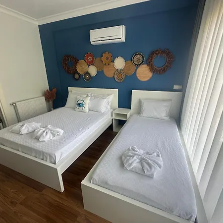 Mavi Yengeç Butik Çeşme