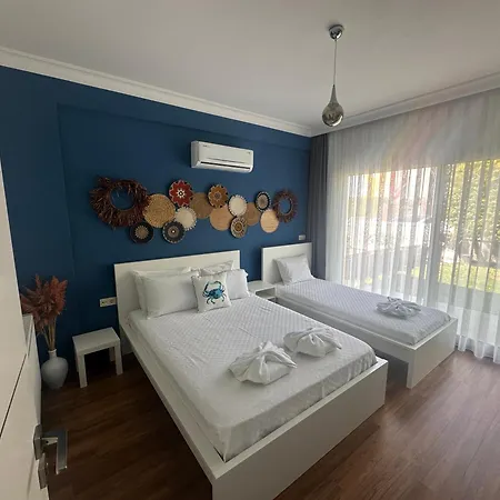 Mavi Yengeç Butik 3*