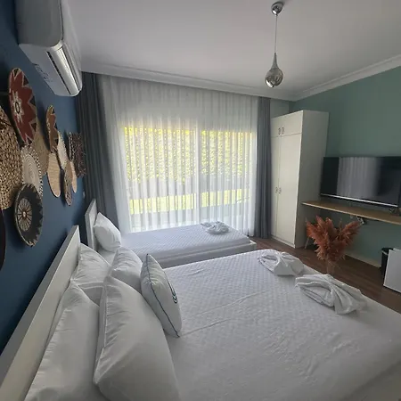 Mavi Yengeç Butik 3*