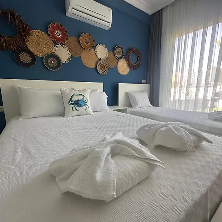 Mavi Yengeç Butik 3* Çeşme