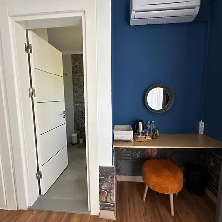 Mavi Yengec Butik Bed & Breakfast Çeşme