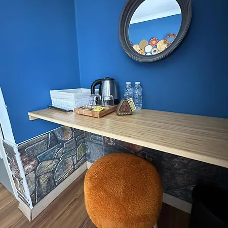 Mavi Yengec Butik Çeşme